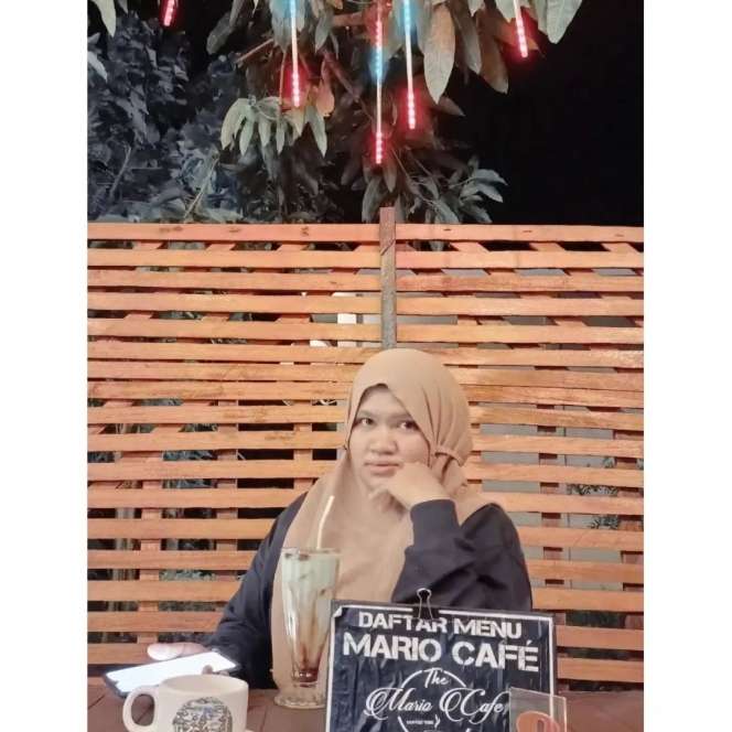 10 Potret Intan Lembata, Cewek yang Viral Nyanyi 'Begitu Sulit Lupakan Rehan'