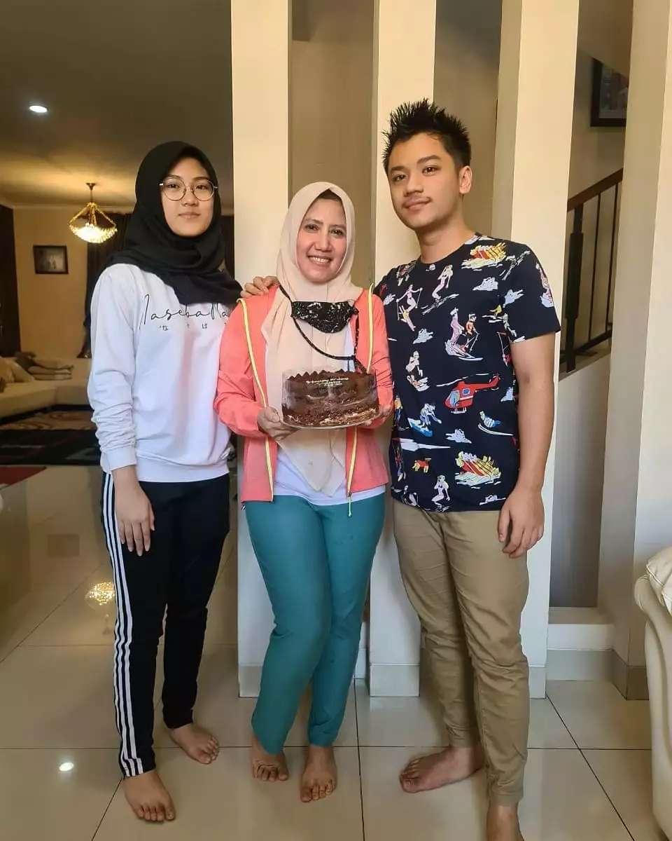 10 Potret Sherin Anak Pedangdut Ine Sinthya yang Jadi Sorotan, Cantik & Kalem Bak Princess!