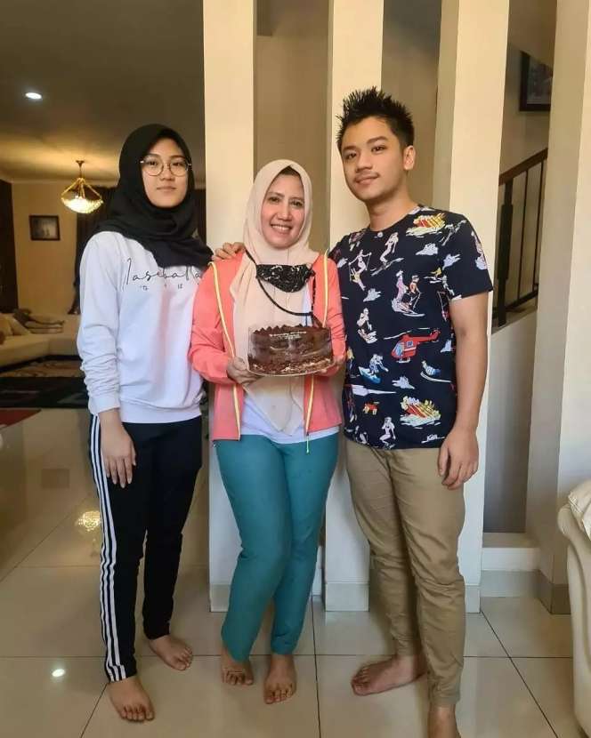 10 Potret Sherin Anak Pedangdut Ine Sinthya yang Jadi Sorotan, Cantik & Kalem Bak Princess!