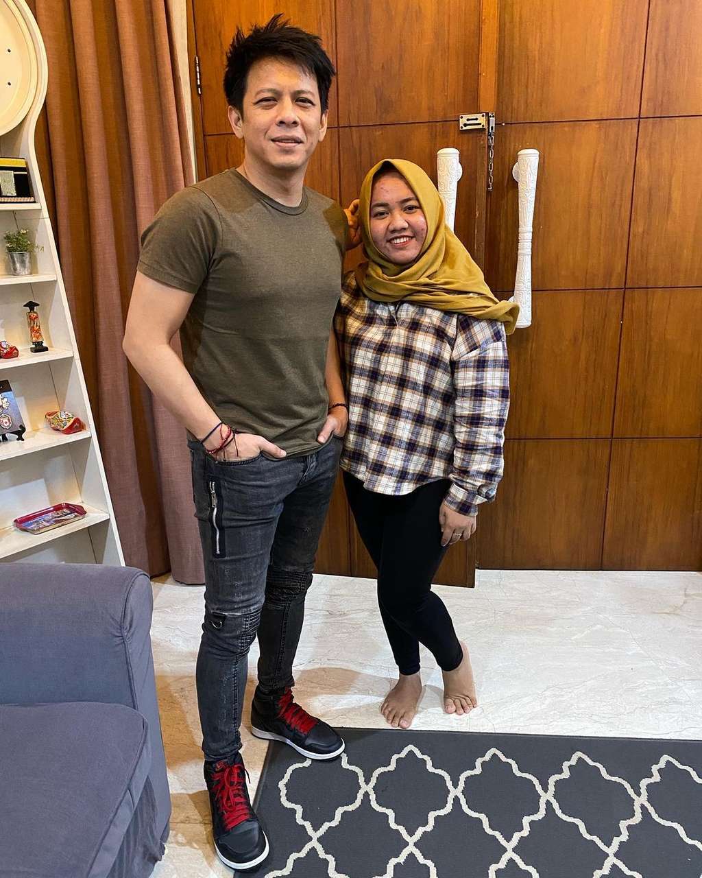 Potret Mbak Lala Foto Bareng Artis Lokal sampai Internasional