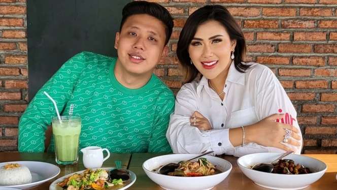 Potret Rey Utami yang Kini Lepas Hijab, Tulis Kata Perpisahan