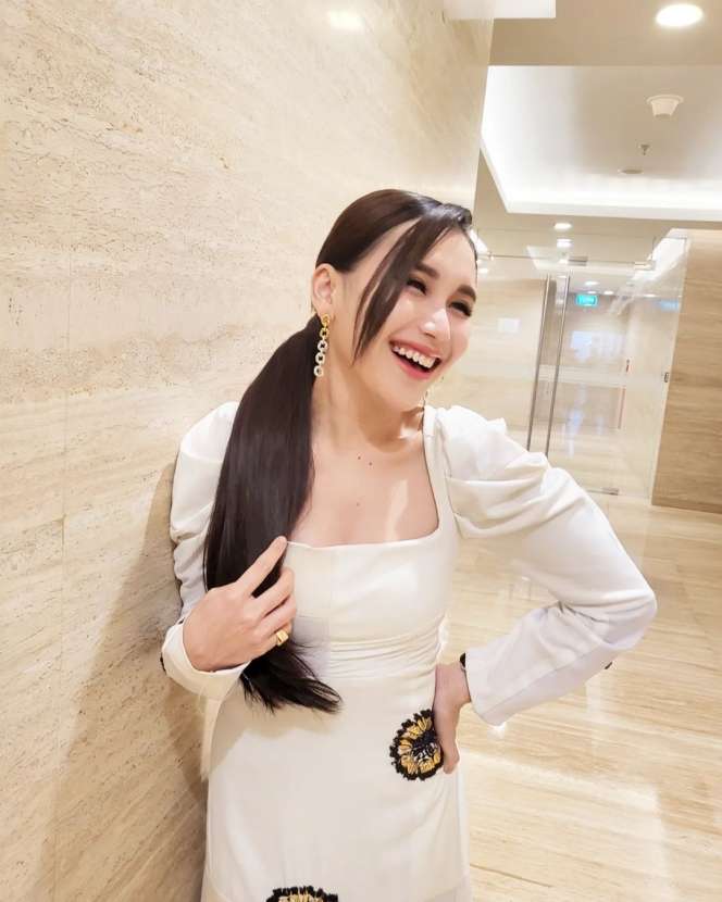 Ini Sumber Pabrik Duit Ayu Ting Ting Selain Jadi Pedangdut