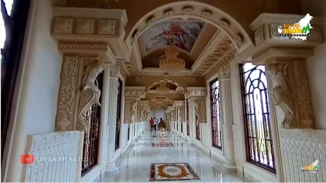 Viral! 10 Potret Rumah Mewah Bak Istana Kerajaan Milik Pengusaha Batu Bara Kalimantan, Dalamnya Bikin Ngiler!