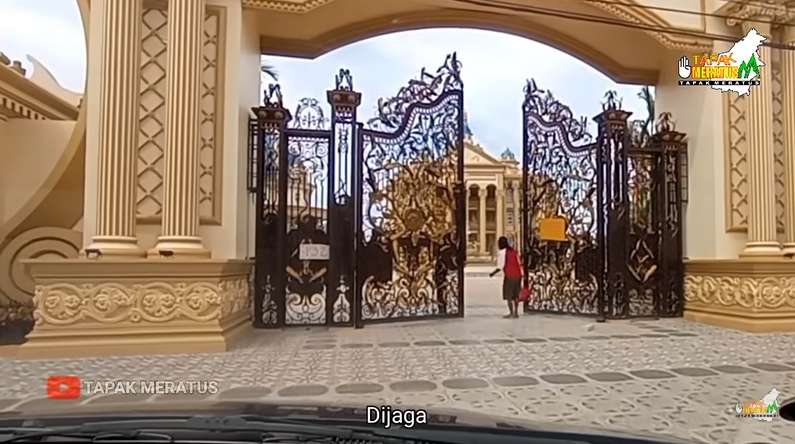 Viral! 10 Potret Rumah Mewah Bak Istana Kerajaan Milik Pengusaha Batu Bara Kalimantan, Dalamnya Bikin Ngiler!