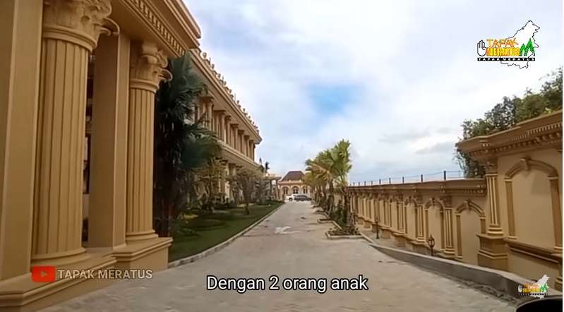 Viral! 10 Potret Rumah Mewah Bak Istana Kerajaan Milik Pengusaha Batu Bara Kalimantan, Dalamnya Bikin Ngiler!