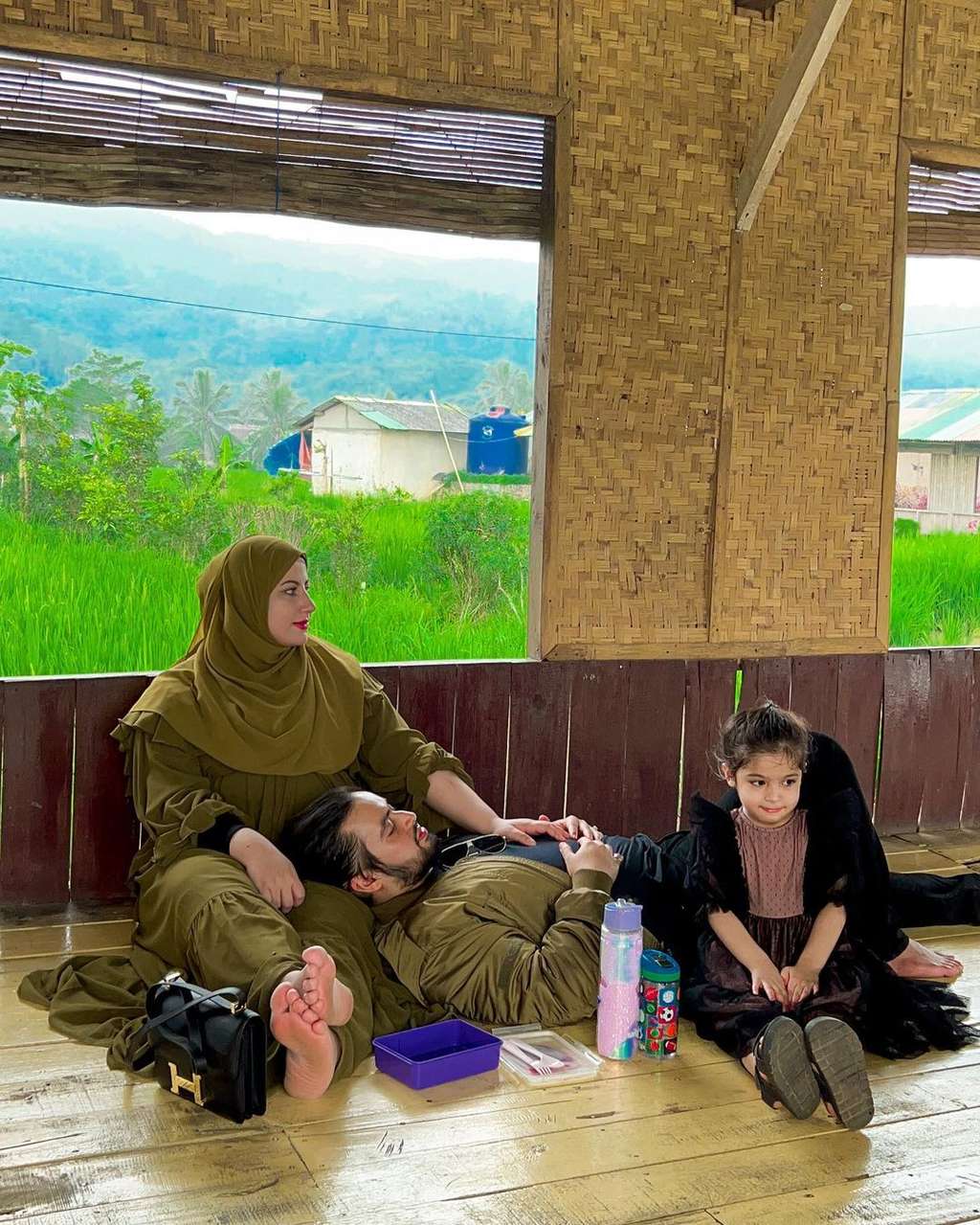 8 Potret Tasyi Athasyia & Suami, Bongkar Tasya Farasya Bikin Akun Haters untuk Hina Dirinya