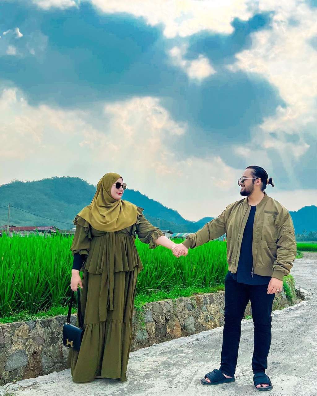 8 Potret Tasyi Athasyia & Suami, Bongkar Tasya Farasya Bikin Akun Haters untuk Hina Dirinya