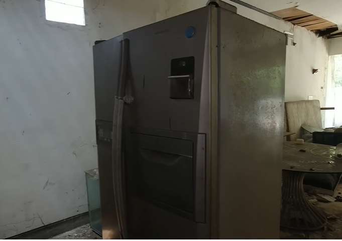 Potret Rumah Miliarder Terbengkalai di Surabaya, Ada Mutiara dan Kulkas Puluhan Juta Ditinggalkan