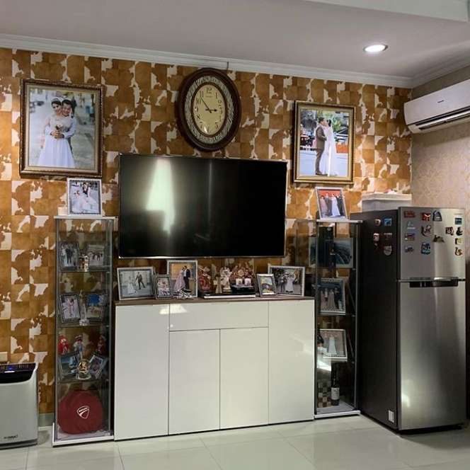 10 Potret Rumah Mewah nan Megah Femmy Permatasari, Bentuk Mini Bar Keren Banget!