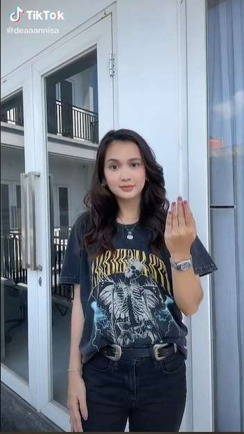Masih Ingat Dea Imut? Dulu Artis Cilik Berbakat, Kini Penampilan Barunya Disebut Mirip Luna Maya Versi Muda!