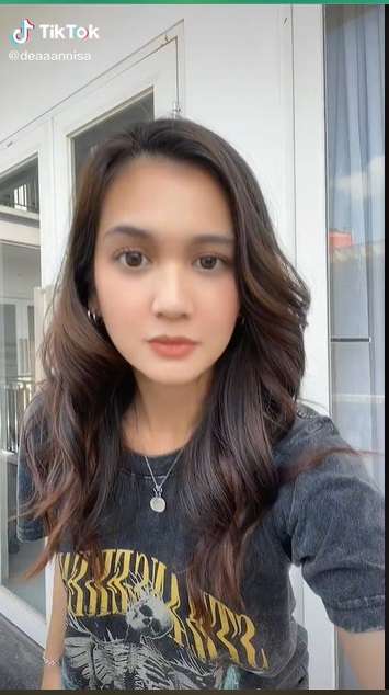 Masih Ingat Dea Imut? Dulu Artis Cilik Berbakat, Kini Penampilan Barunya Disebut Mirip Luna Maya Versi Muda!