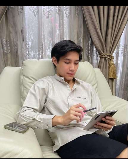 Ingat Teuku Rassya? Dulu Dikabarkan Jalin Hubungan Spesial dengan Aurel Hermansyah, Begini Kabarnya Sekarang!