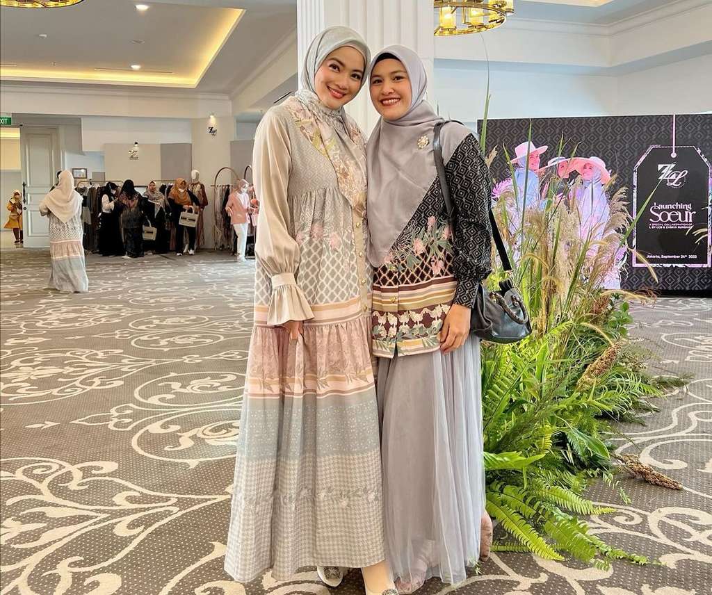 Potret Titi Kamal Tampil Berhijab, Didoakan Istiqomah