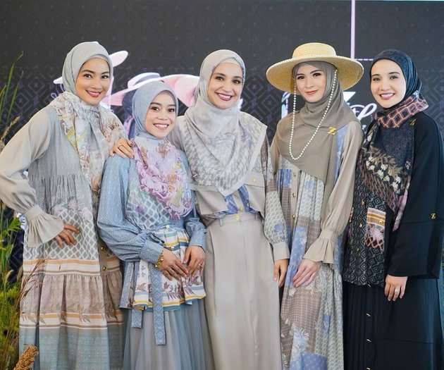 Potret Titi Kamal Tampil Berhijab, Didoakan Istiqomah
