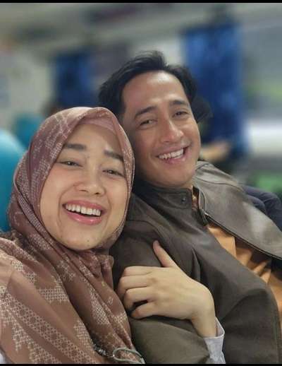 Istri Artis Ini Dikira Ibu Rumah Tangga Biasa, Ternyata Anak Jenderal, Bukan Orang Sembarang!