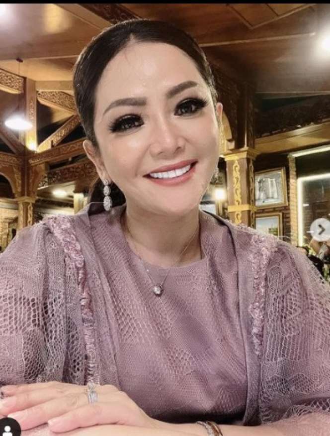 Potret Seleb Dengan Pernikahan Tersingkat, Ada yang Cuma 20 Hari!