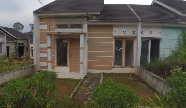 Potret 90 Rumah Kosong Ditinggal Tahunan Pemiliknya, Tersisa Satu Keluarga yang Bertahan