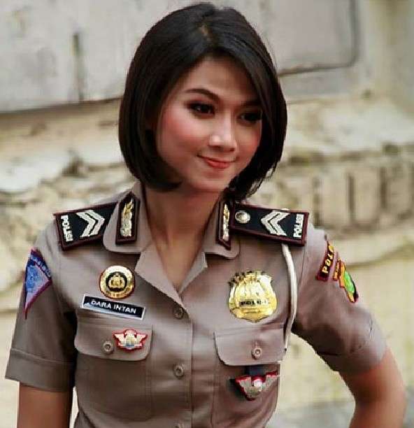 Masih Ingat Briptu Dara Intan, Polwan Tercantik yang Viral? Dulu Wajahnya Terpampang di Truk, Nasibnya Kini Bikin Syok