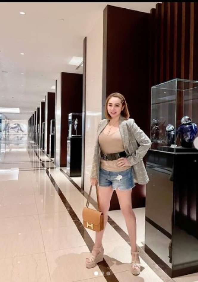Artis Cantik Ini Diceraikan Karena Sibuk Kerja, Kini Hidupnya Bahagia Usai Dinikahi Pengusaha Sukses!