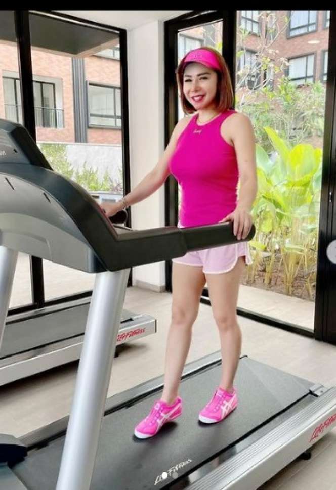 Artis Cantik Ini Diceraikan Karena Sibuk Kerja, Kini Hidupnya Bahagia Usai Dinikahi Pengusaha Sukses!