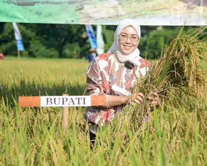 8 Potret Cantik Anne Ratna Mustika, Bupati yang Gugat Cerai Anggota DPR Dedi Mulyadi, Ternyata Bukan Orang Biasa!