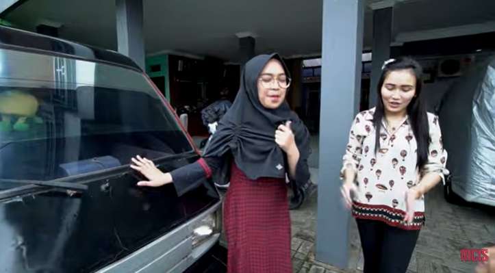 Sederet Seleb Ini Masih Simpan Kendaraan Pertama Miliknya, Ternyata Punya Banyak Kenangan!