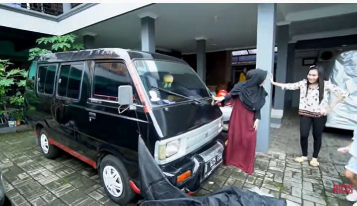 Sederet Seleb Ini Masih Simpan Kendaraan Pertama Miliknya, Ternyata Punya Banyak Kenangan!