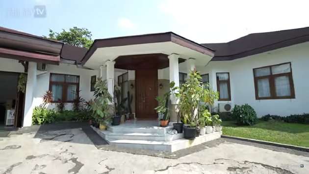Potret Rumah Kontrakan Sophia Latjuba, Luasnya Seribu Meter