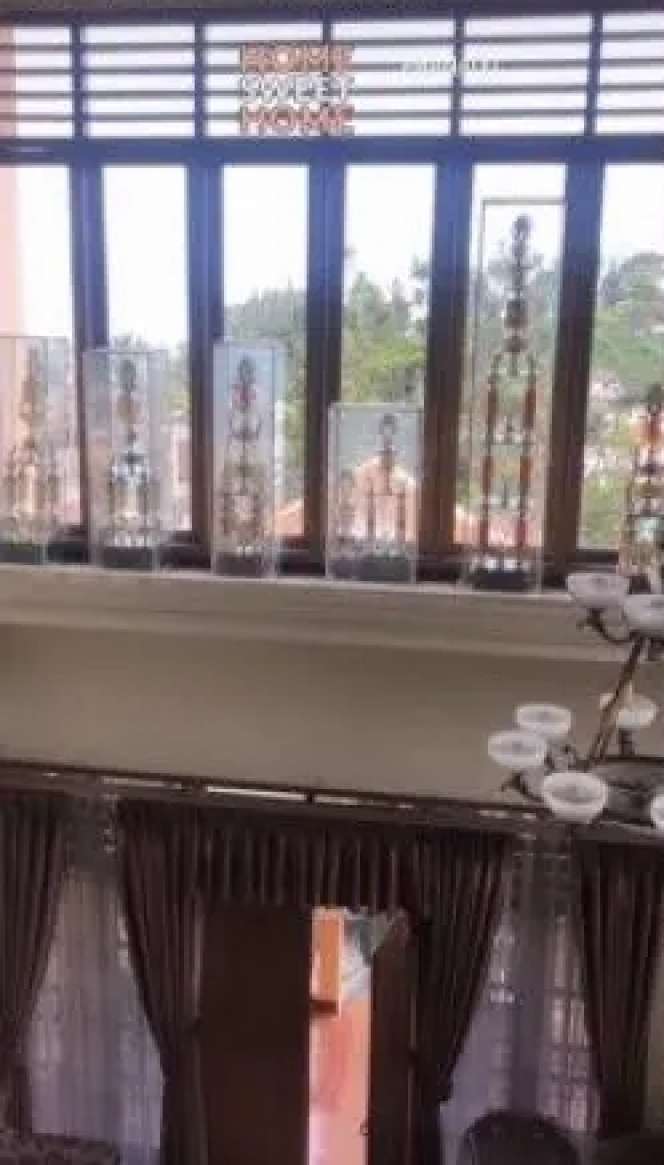 Potret Rumah Angelina Sondakh di Kampung Halaman, Penuh Piala, Ternyata Sultan di Desanya!