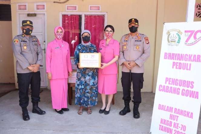 Pesona Uut Permatasari dalam Balutan Seragam Bhayangkari, Tampil Menawan Meski Baru Melahirkan