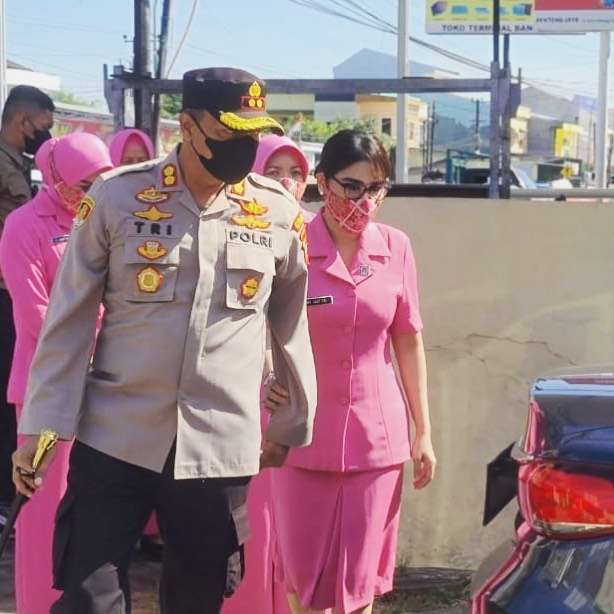 Pesona Uut Permatasari dalam Balutan Seragam Bhayangkari, Tampil Menawan Meski Baru Melahirkan