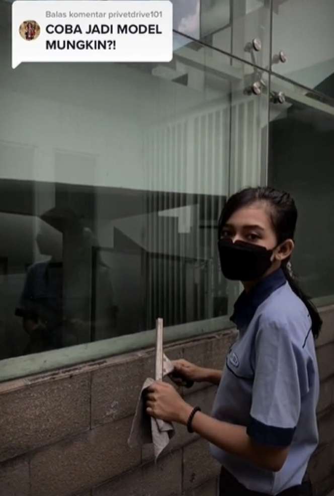 Potret Nissya Hatala Cleaning Service yang Viral Karena Paras Cantiknya, Disebut Cocok Jadi Model!