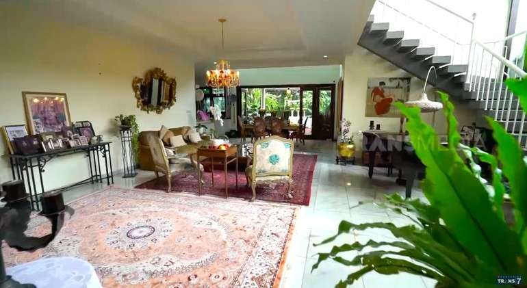 10 Potret Rumah Mewah Sania `Sang Penyanyi Legendaris R&B`, Kamar Tidurnya Bak Singgasana Raja!