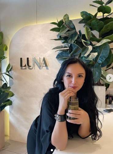 Dulu Dinikahi Konglomerat Berujung Cerai Hingga Harus Selamatkan Diri, Kini Hidup Artis Cantik Ini Tuai Bahagia!