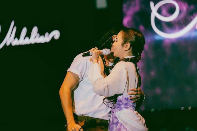 Potret Rizky Febian dan Mahalini yang Dicibir Soal Gaya Pacaran Kelewat mesra!