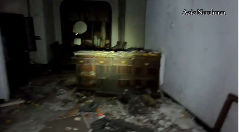 10 Potret Rumah Mewah bak Istana Terbengkalai 10 Tahun, Tinggalkan Banyak Barang Branded & Mobil Mahal!