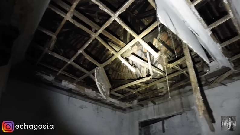 10 Potret Rumah Mewah Artis Lawas Louis Niijuluw yang Terbengkalai 30 Tahun, Ada Ruangan yang Terbakar!
