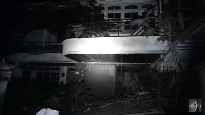 10 Potret Rumah Mewah Artis Lawas Louis Niijuluw yang Terbengkalai 30 Tahun, Ada Ruangan yang Terbakar!