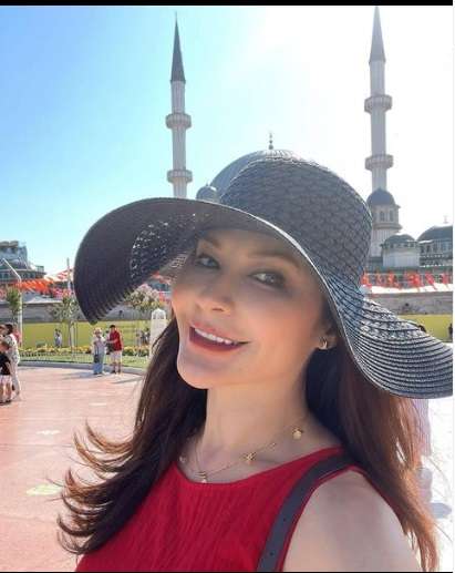 Vakum Dari Industri Hiburan, Artis Cantik Ini Geluti Bisnis Tapi Diisukan Bangkrut, Kini Sebut Diri Pengangguran!