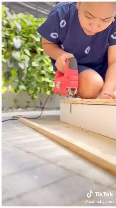 9 Potret Renovasi Teras Rumah Modal Rp 2 Juta Jadi Instagramable, Kini Tampilannya Bak Santorini!