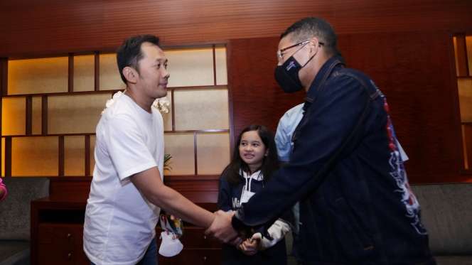 FOTO: Air Mata Sandiaga Uno Tumpah saat Nonton Miracle In Cell No 7