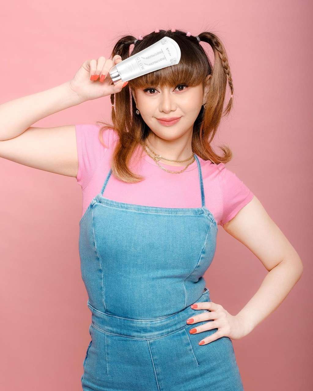 10 Adu Gaya Ayu Dewi VS Denise Chariesta yang Disebut Pelakor, Lebih Berkelas Istri Sah?