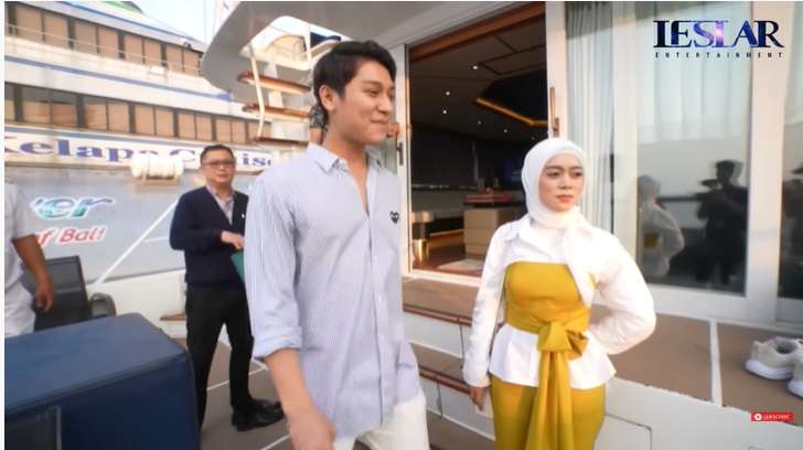 Potret Kapal Pesiar Kado Ultah Lesti dari Rizky Billar Seharga Rp38 Miliar, Ekspresi Sang Istri Jadi Sorotan!