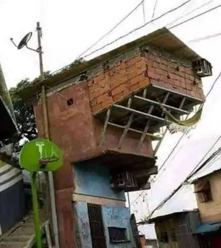 17 Potret Rumah-Rumah Super Ramping yang Viral, Selebar Penggaris, Bentuknya Ngeri-Ngeri Sedap!