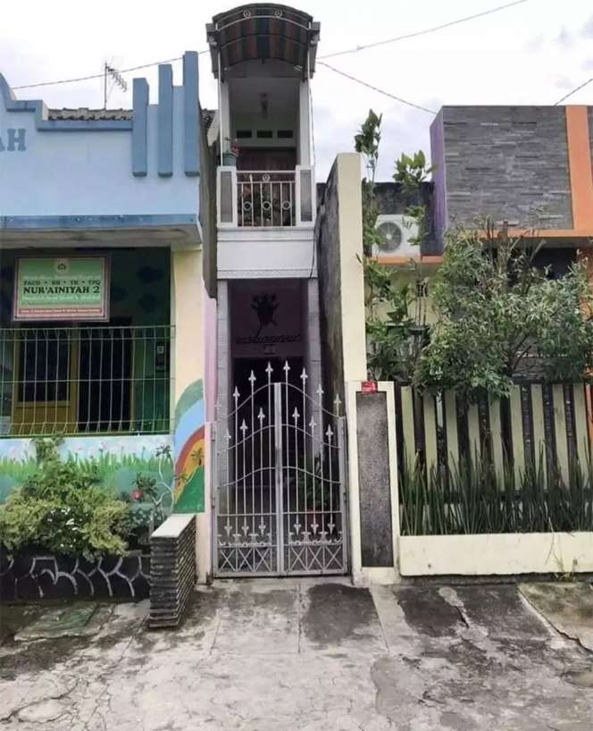 17 Potret Rumah-Rumah Super Ramping yang Viral, Selebar Penggaris, Bentuknya Ngeri-Ngeri Sedap!