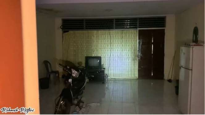 10 Potret Rumah Terbengkalai Milik Aktor Laga Barry Prima, Tinggalkan Banyak Harta Benda!