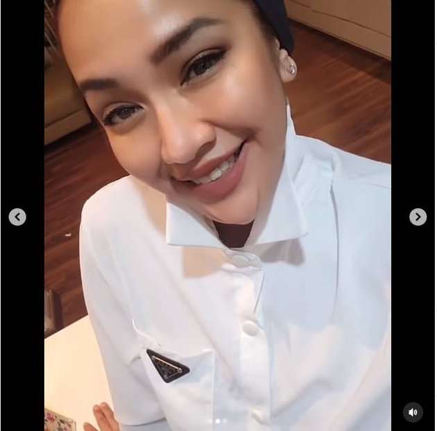 Lahirkan Anak Kedua, Ini Potret Terbaru Indri AFI yang Tetap Awet Muda di Usia 37 Tahun!