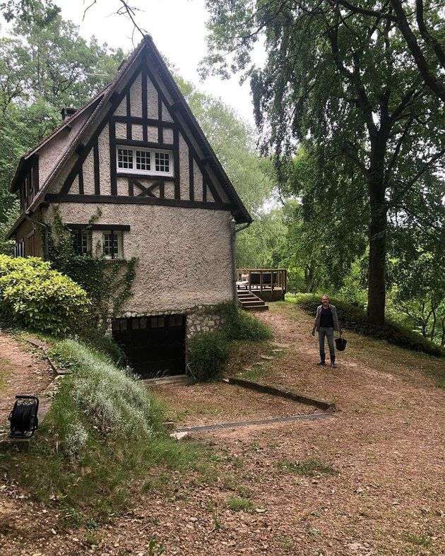 10 Potret Rumah Anggun C Sasmi di Perancis, Ada di Tengah Hutan, Persis Istana Negeri Dongeng!