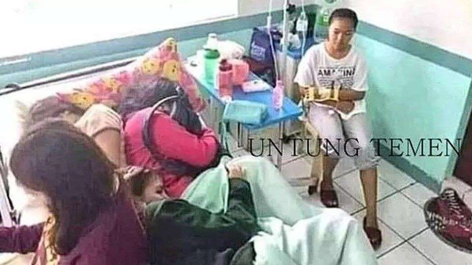 10 Potret Lucu Jenguk Teman di Rumah Sakit, Pasien Bukannya Sehat Malah Tambah Sakit!