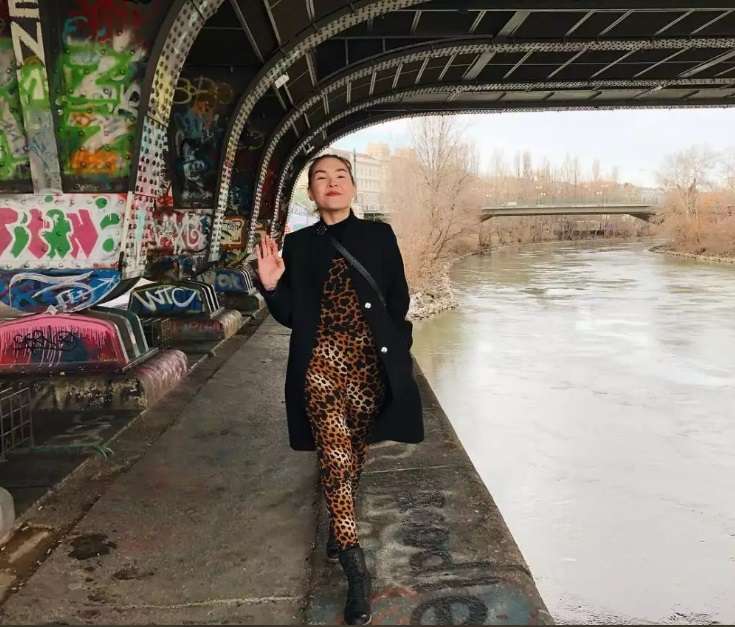 Potret Sabrina Saudara Kembar Olivia Jensen yang Jarang Tersorot, Ternyata Nggak Kalah Cantik!